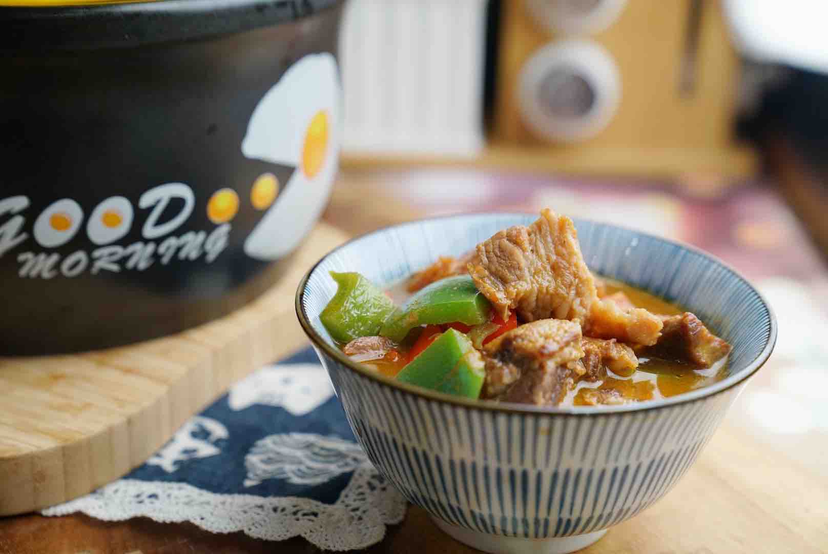 春節家宴營養煲,有時蔬有牛腩,葷素搭配營養均衡的做法-家常味砂鍋菜譜-易網健康養生網 春節家宴營養煲,有時蔬有牛腩,葷素搭配營養均衡的做法-家常味砂鍋菜譜