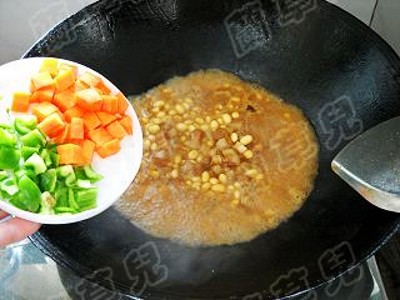 黃豆蛋白紅燒肉的做法-家常味燒菜譜-易網(wǎng)健康養(yǎng)生網(wǎng) 黃豆蛋白紅燒肉的做法-家常味燒菜譜