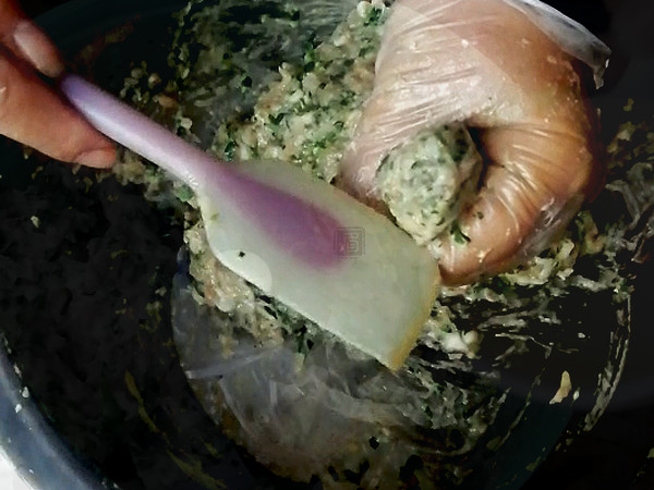 自制兩種火鍋肉丸，真材實(shí)料看得見！的做法-咸鮮味煮菜譜