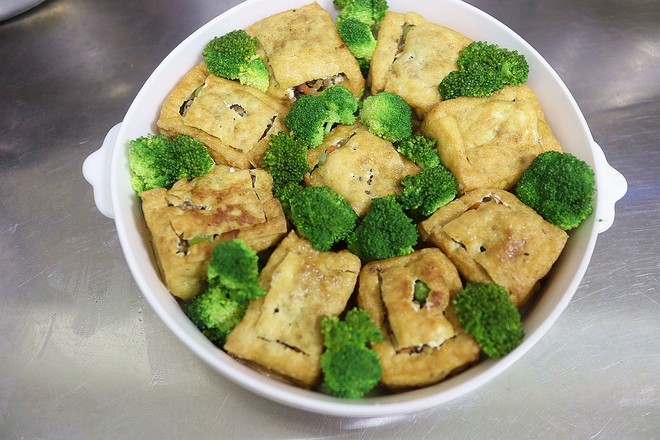 八寶豆腐箱的做法-家常味燒菜譜-易網(wǎng)健康養(yǎng)生網(wǎng) 八寶豆腐箱的做法-家常味燒菜譜