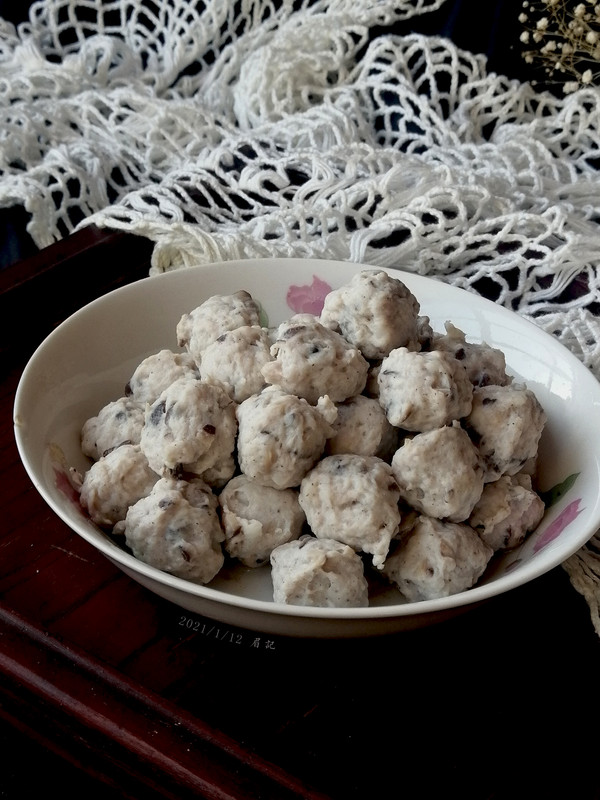 自制兩種火鍋肉丸，真材實(shí)料看得見！的做法-咸鮮味煮菜譜
