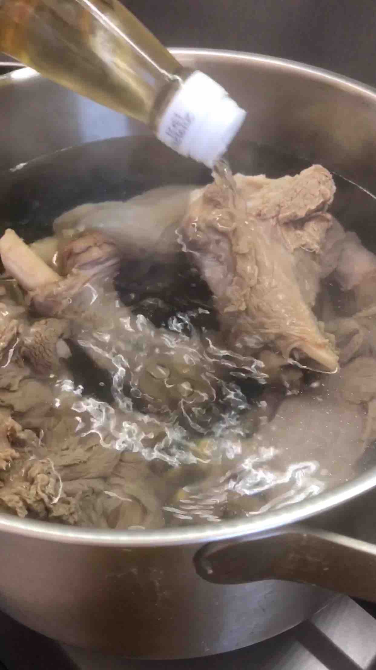 鹵味羊棒骨的做法-家常味煮菜譜