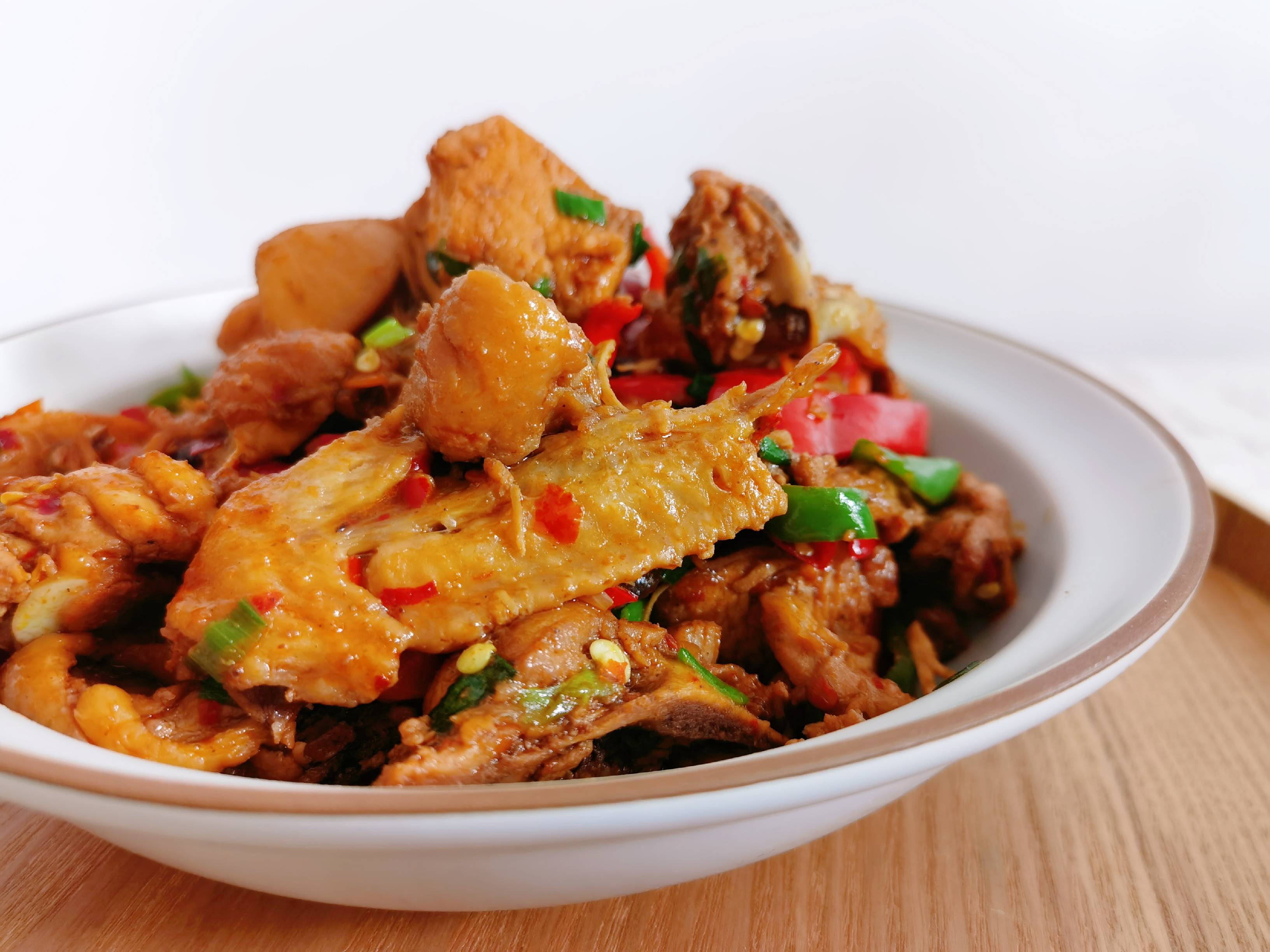 除夕夜的必備菜--香菇炒雞的做法-香辣味炒菜譜-易網(wǎng)健康養(yǎng)生網(wǎng) 除夕夜的必備菜--香菇炒雞的做法-香辣味炒菜譜