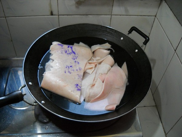 Q彈養(yǎng)顏肉皮凍的做法-家常味煮菜譜-易網(wǎng)健康養(yǎng)生網(wǎng) Q彈養(yǎng)顏肉皮凍的做法-家常味煮菜譜