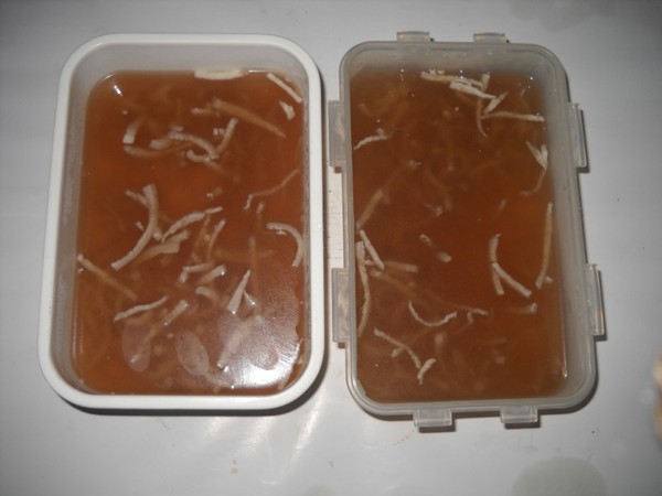 Q彈養(yǎng)顏肉皮凍的做法-家常味煮菜譜-易網(wǎng)健康養(yǎng)生網(wǎng) Q彈養(yǎng)顏肉皮凍的做法-家常味煮菜譜