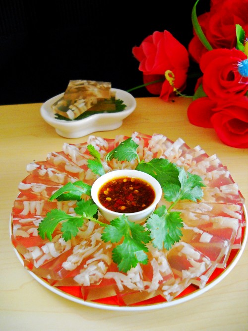 Q彈養(yǎng)顏肉皮凍的做法-家常味煮菜譜-易網(wǎng)健康養(yǎng)生網(wǎng) Q彈養(yǎng)顏肉皮凍的做法-家常味煮菜譜