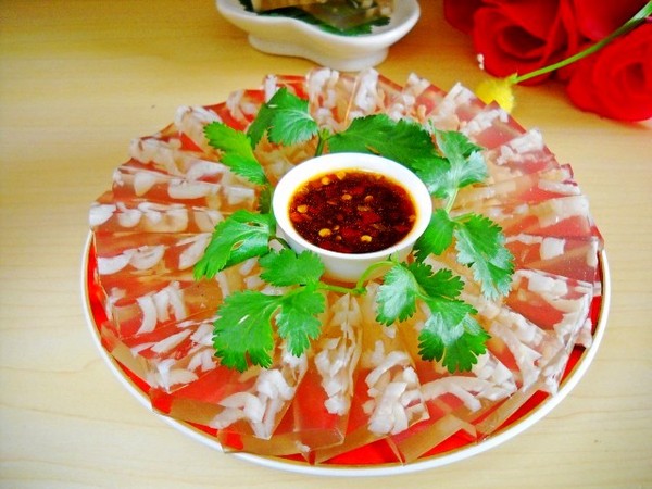 Q彈養(yǎng)顏肉皮凍的做法-家常味煮菜譜-易網(wǎng)健康養(yǎng)生網(wǎng) Q彈養(yǎng)顏肉皮凍的做法-家常味煮菜譜