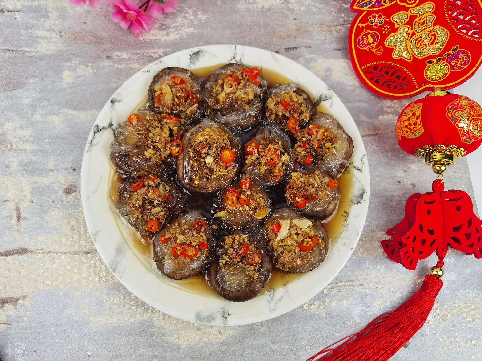 年夜飯-團團圓圓香菇粉絲，香菇這樣做，比扇貝和肉還好吃的做法-蒜香味蒸菜譜