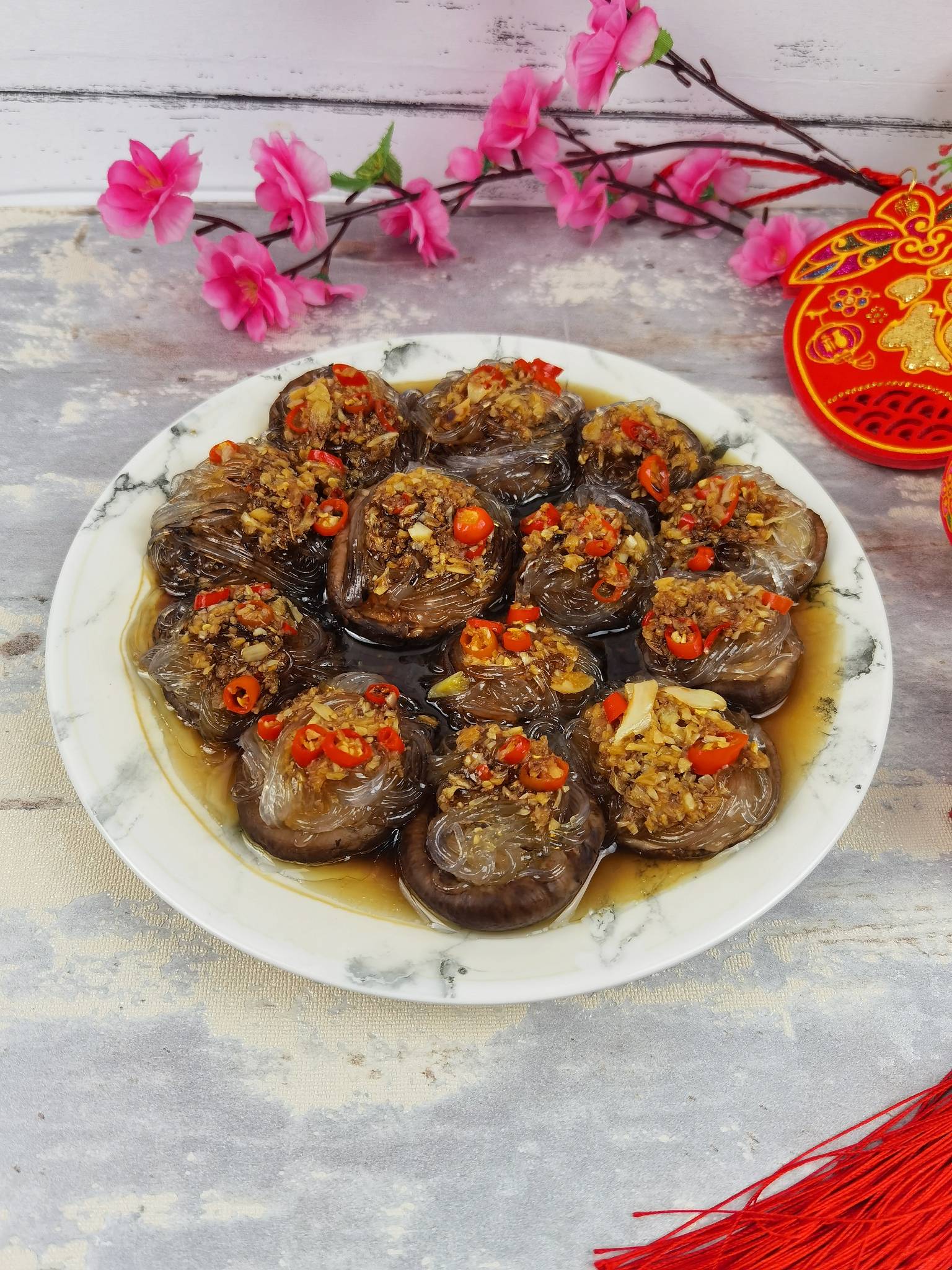 年夜飯-團團圓圓香菇粉絲，香菇這樣做，比扇貝和肉還好吃的做法-蒜香味蒸菜譜