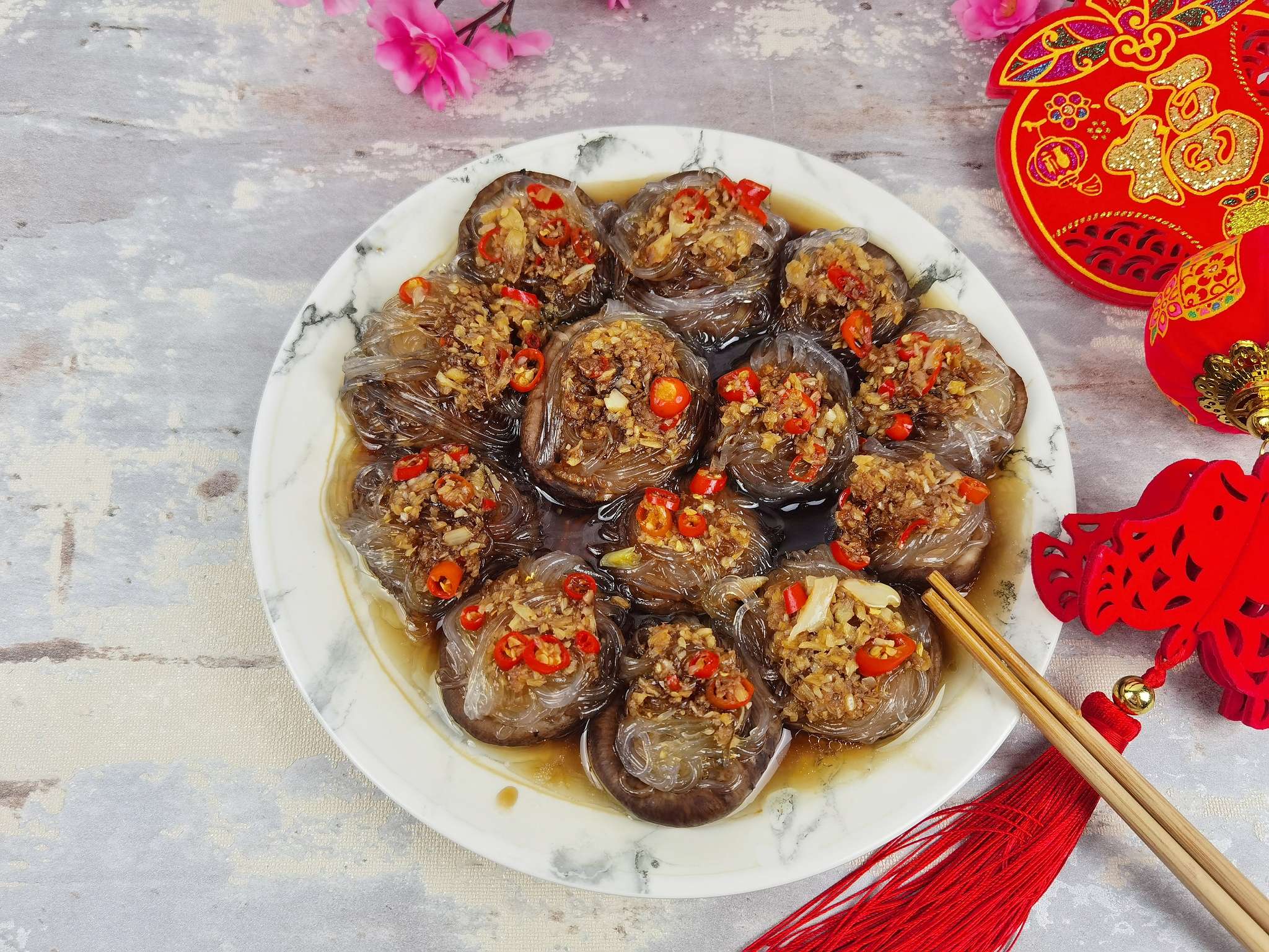 年夜飯-團團圓圓香菇粉絲，香菇這樣做，比扇貝和肉還好吃的做法-蒜香味蒸菜譜