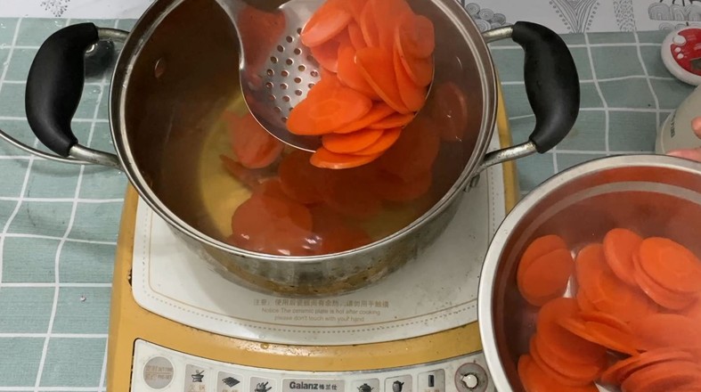 #年味食足#花開富貴之胡蘿卜蒸牛肉的做法-家常味蒸菜譜-易網健康養生網 #年味食足#花開富貴之胡蘿卜蒸牛肉的做法-家常味蒸菜譜