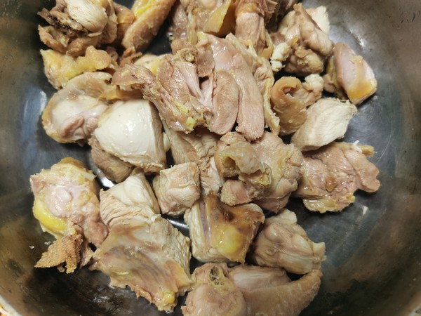 辣子雞的做法-家常味炒菜譜-易網(wǎng)<a href=http://m.aoa7937.com/ target=_blank class=infotextkey>健康養(yǎng)生</a>網(wǎng) 辣子雞的做法-家常味炒菜譜