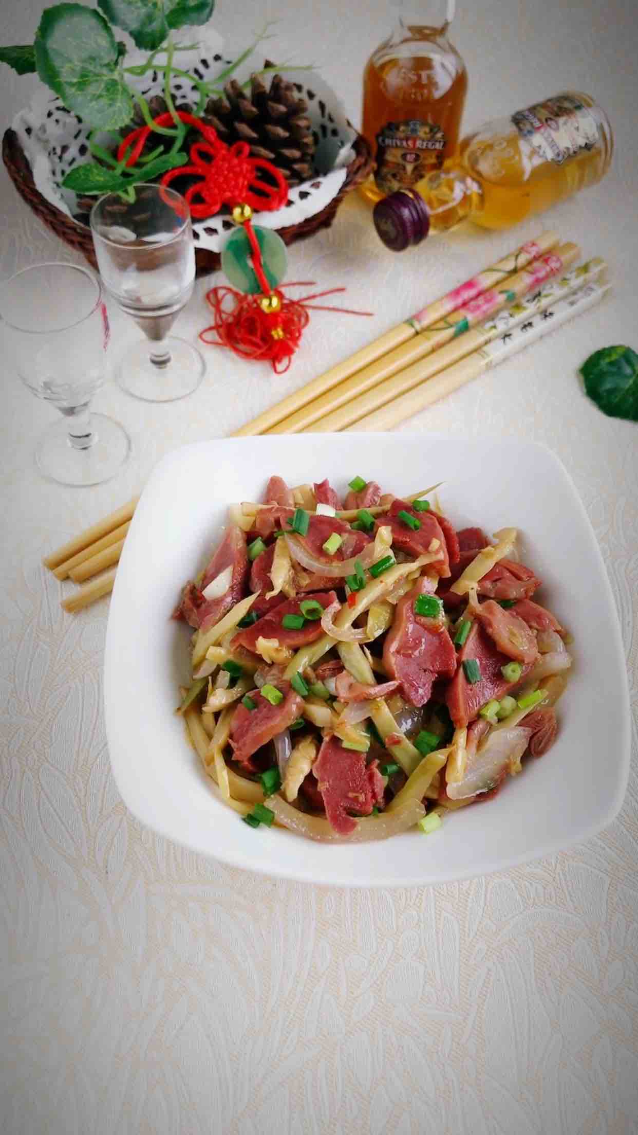 野酸筍鹵鴨肫的做法-酸辣味炒菜譜-易網健康養生網 野酸筍鹵鴨肫的做法-酸辣味炒菜譜