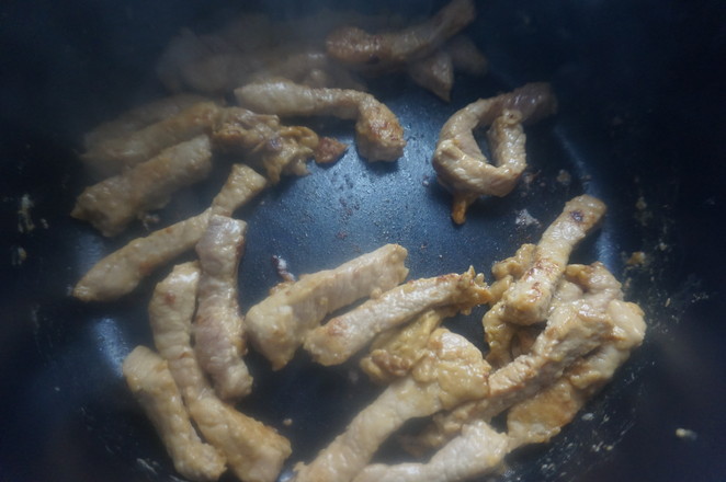 肉質酥嫩的秘訣在此，快手家常菜——酥嫩小炒肉的做法-咸鮮味炒菜譜