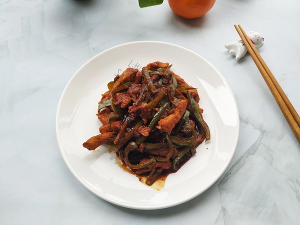 肉質酥嫩的秘訣在此，快手家常菜——酥嫩小炒肉的做法-咸鮮味炒菜譜