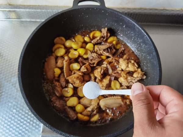 好吃入味的板栗燉雞的做法-咸鮮味燜菜譜-易網健康養生網 好吃入味的板栗燉雞的做法-咸鮮味燜菜譜