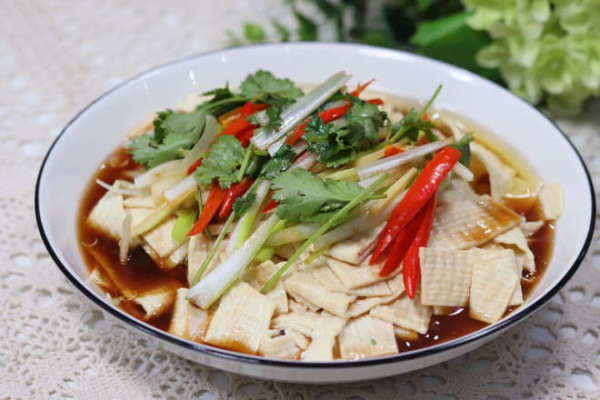 沖油豆腐皮的做法-家常味煮菜譜-易網健康養生網 沖油豆腐皮的做法-家常味煮菜譜