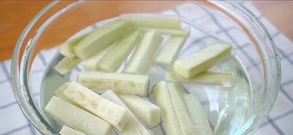 茄子豆腐煲的做法-茄汁味煲菜譜-易網健康養生網 茄子豆腐煲的做法-茄汁味煲菜譜