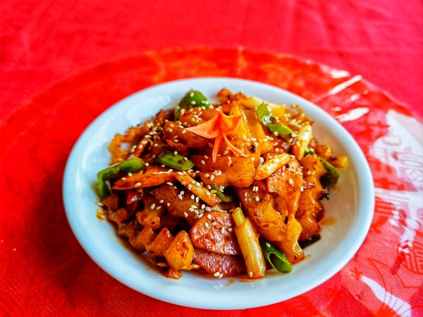干鍋菜的做法-香辣味炒菜譜-易網(wǎng)健康養(yǎng)生網(wǎng) 干鍋菜的做法-香辣味炒菜譜