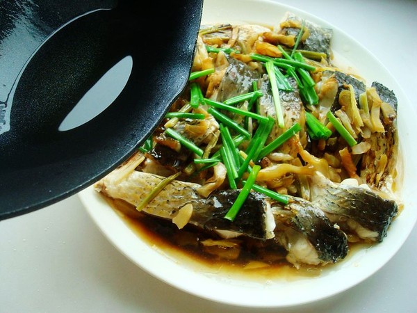 榨菜蒸魚(yú)的做法-咸鮮味蒸菜譜