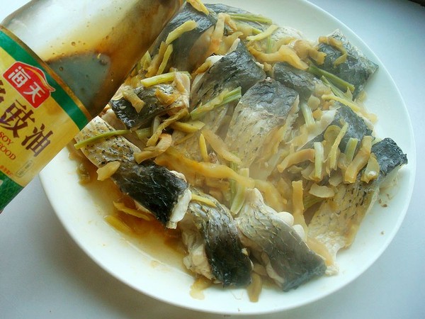 榨菜蒸魚(yú)的做法-咸鮮味蒸菜譜