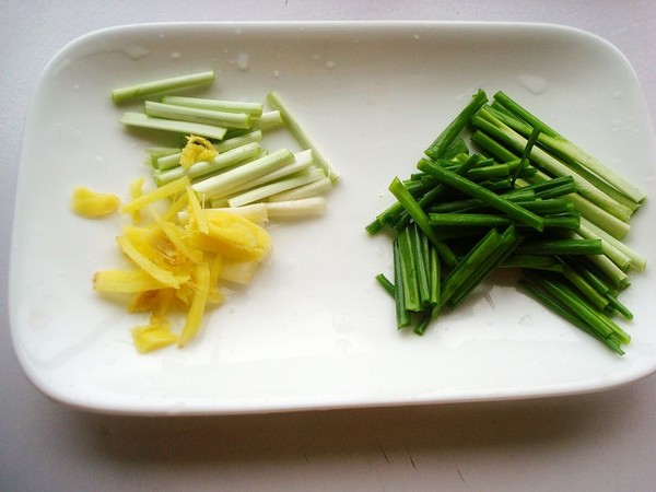榨菜蒸魚(yú)的做法-咸鮮味蒸菜譜