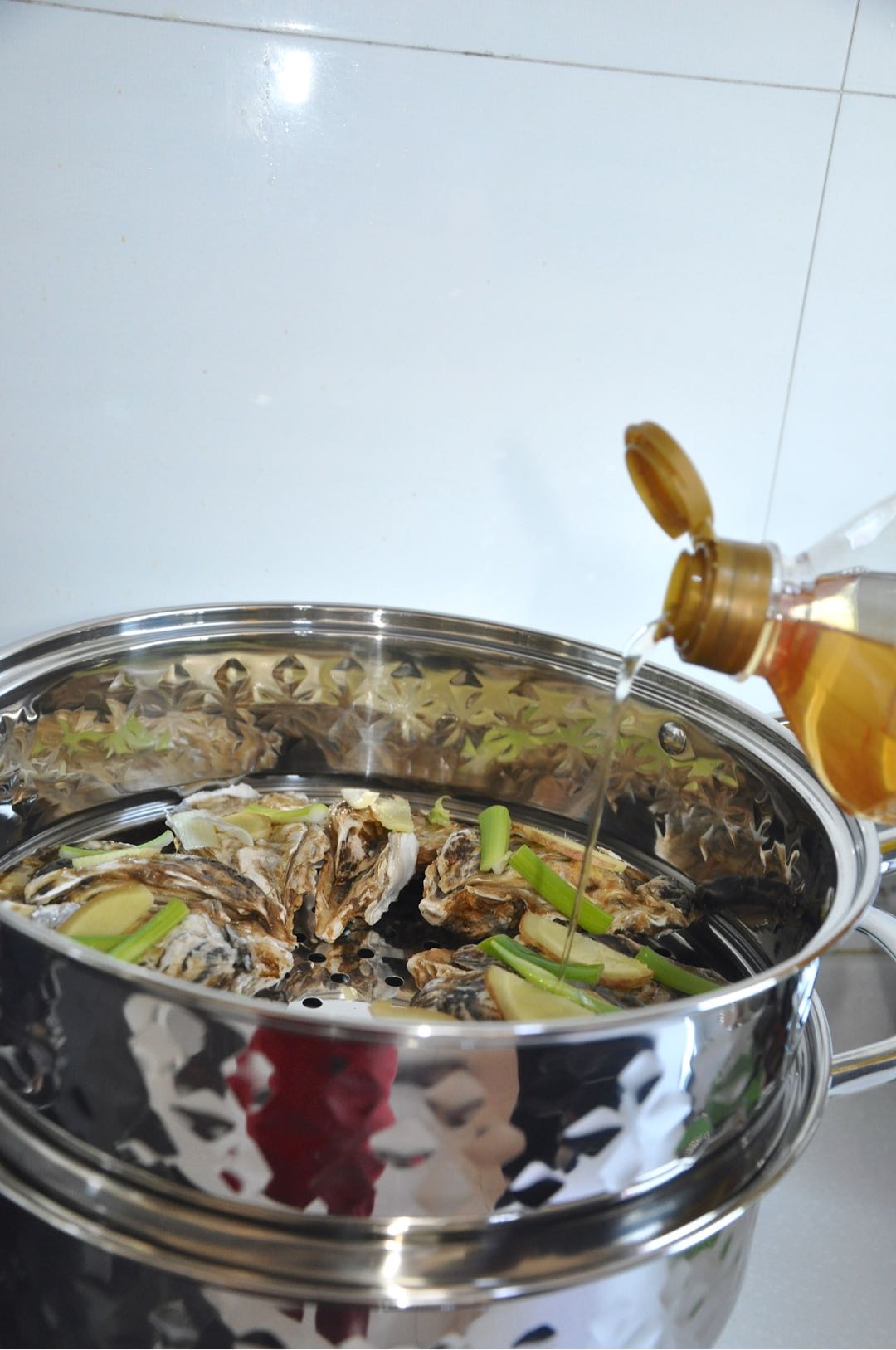 今日美食~白灼生蠔的做法-蒜香味蒸菜譜-易網健康養生網 今日美食~白灼生蠔的做法-蒜香味蒸菜譜