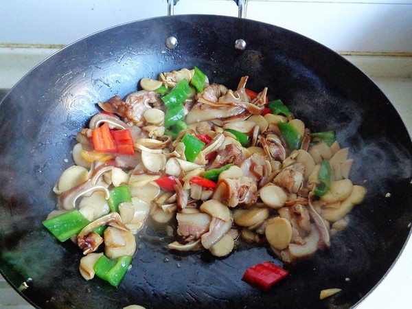 杏鮑菇炒豬耳朵的做法-家常味炒菜譜-易網健康養生網 杏鮑菇炒豬耳朵的做法-家常味炒菜譜