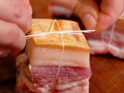 傳統(tǒng)名菜東坡肉，妥妥的硬菜！的做法-甜味燉菜譜