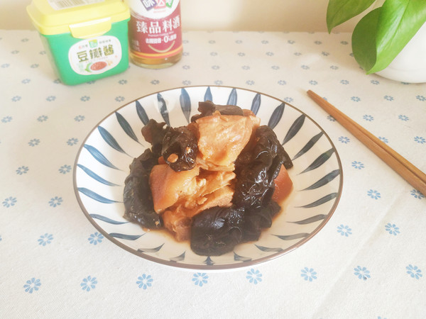 木耳燉肉的做法-醬香味燉菜譜