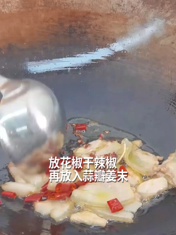 干鍋花菜簡單做法,1分鐘教學(xué)搞定,不焯的做法-香辣味炒菜譜-易網(wǎng)健康養(yǎng)生網(wǎng) 干鍋花菜簡單做法,1分鐘教學(xué)搞定,不焯的做法-香辣味炒菜譜