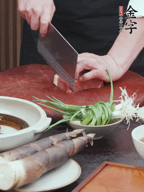 火腿黃鱔春筍煲的做法-咸鮮味煲菜譜-易網<a href=http://m.aoa7937.com/ target=_blank class=infotextkey>健康養生</a>網 火腿黃鱔春筍煲的做法-咸鮮味煲菜譜