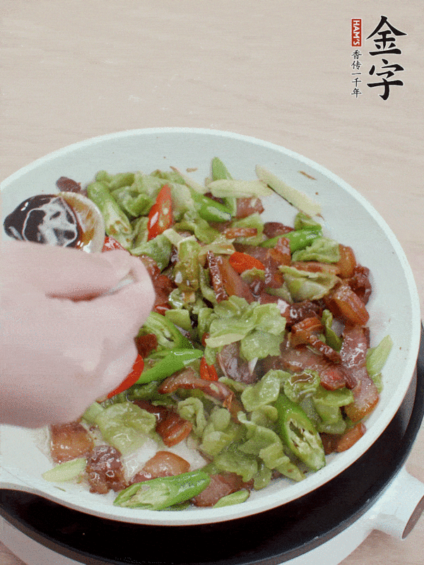 臘肉小炒萵筍干的做法-家常味炒菜譜