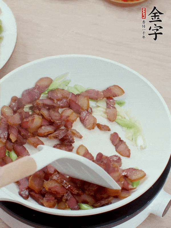 臘肉小炒萵筍干的做法-家常味炒菜譜