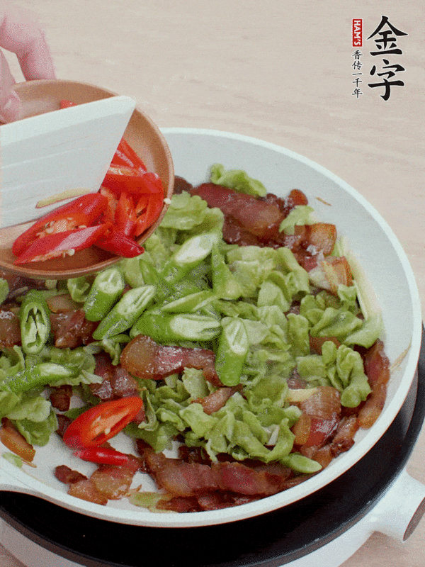 臘肉小炒萵筍干的做法-家常味炒菜譜