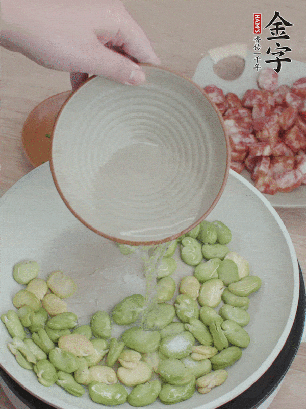 香腸蒸蠶豆的做法-家常味蒸菜譜-易網健康養生網 香腸蒸蠶豆的做法-家常味蒸菜譜