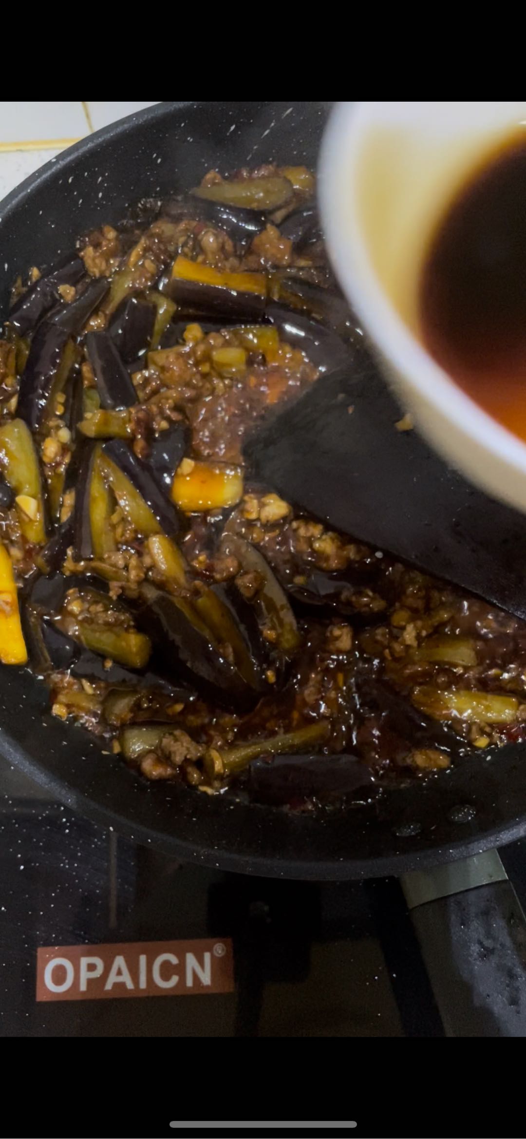 魚香茄子（不用過(guò)油）的做法-魚香味炒菜譜