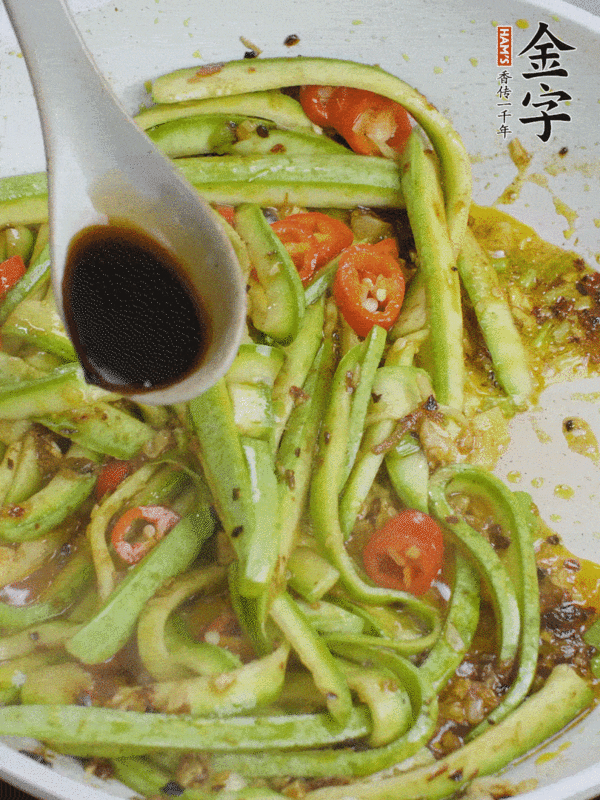 火腿醬炒西葫蘆的做法-麻辣味炒菜譜-易網健康養生網 火腿醬炒西葫蘆的做法-麻辣味炒菜譜