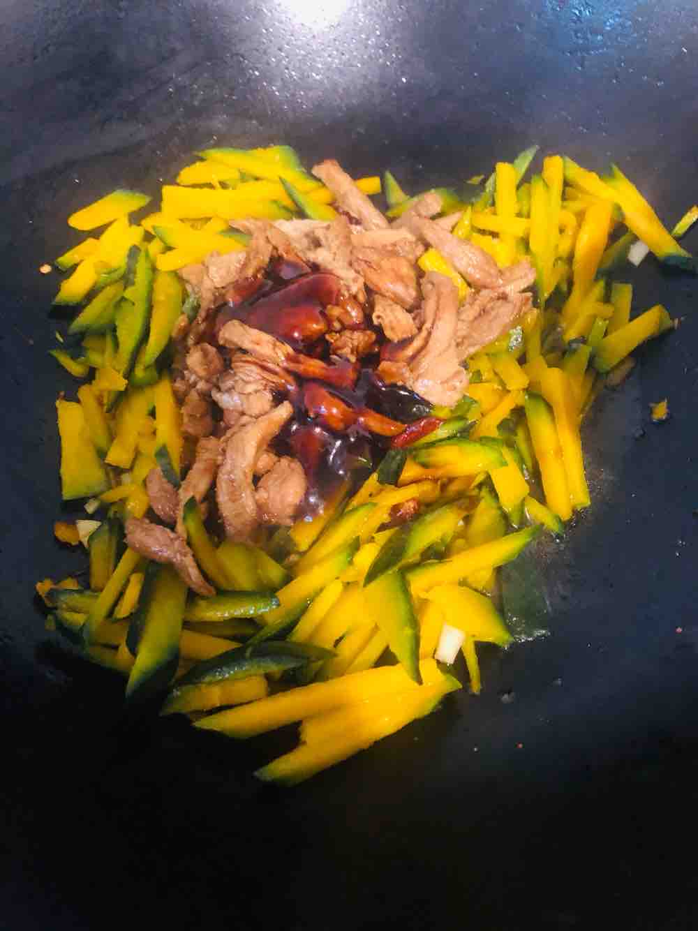 南瓜炒肉絲的做法-家常味炒菜譜-易網健康養生網 南瓜炒肉絲的做法-家常味炒菜譜