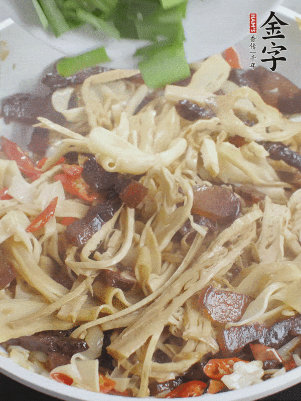 醬油肉干煸糯米筍的做法-香辣味炒菜譜-易網健康養生網 醬油肉干煸糯米筍的做法-香辣味炒菜譜