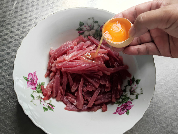 快手京醬肉絲的做法-醬香味炒菜譜-易網(wǎng)健康養(yǎng)生網(wǎng) 快手京醬肉絲的做法-醬香味炒菜譜