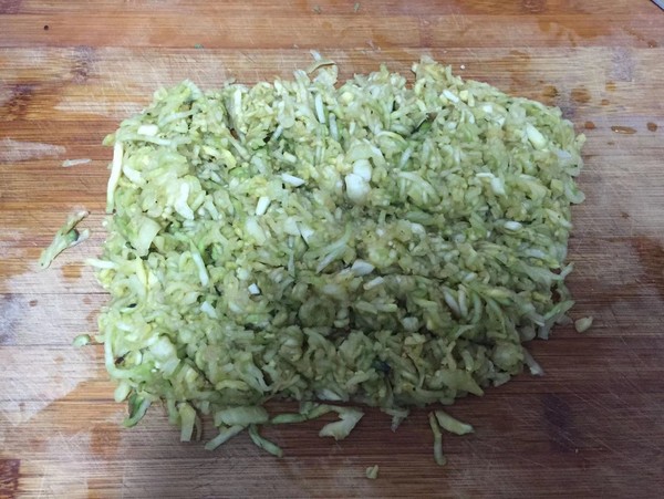 茄子豬肉餃的做法-家常味煮菜譜-易網健康養生網 茄子豬肉餃的做法-家常味煮菜譜