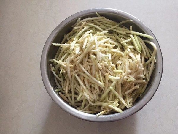 茄子豬肉餃的做法-家常味煮菜譜-易網健康養生網 茄子豬肉餃的做法-家常味煮菜譜