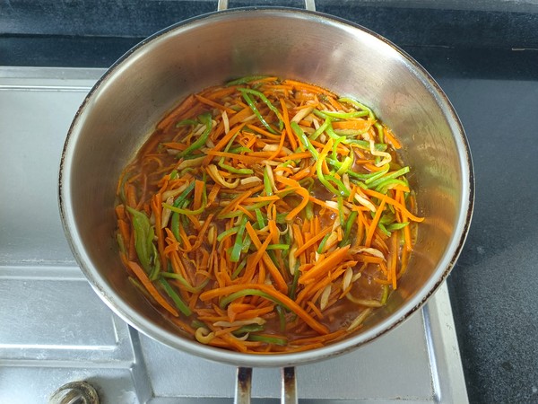 沒有肉的魚香肉絲的做法-酸辣味炒菜譜