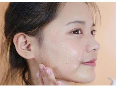 女生溫和不傷肌膚的去角質(zhì)正確方法，美白的第一步