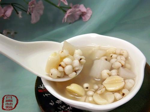 雞頭米怎么吃?小編分享三種吃法-易網(wǎng)<a href=http://m.aoa7937.com/ target=_blank class=infotextkey>健康養(yǎng)生</a>網(wǎng) 雞頭米怎么吃?小編分享三種吃法