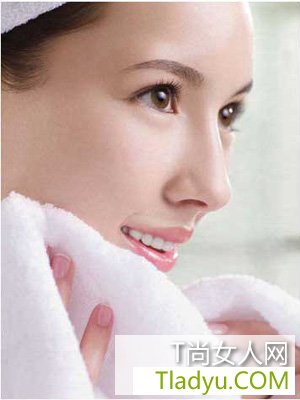 冬季女性肌膚易上火 三招為肌膚降降火-易網健康<a href=http://m.aoa7937.com/jkys/ target=_blank class=infotextkey>養生</a>網 冬季女性肌膚易上火 三招為肌膚降降火