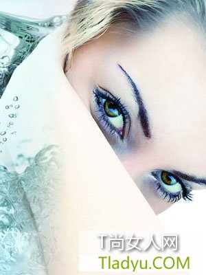 春節(jié)購(gòu)物 挑選適合自己的睫毛膏-易網(wǎng)<a href=http://m.aoa7937.com/ target=_blank class=infotextkey>健康養(yǎng)生</a>網(wǎng) 春節(jié)購(gòu)物 挑選適合自己的睫毛膏