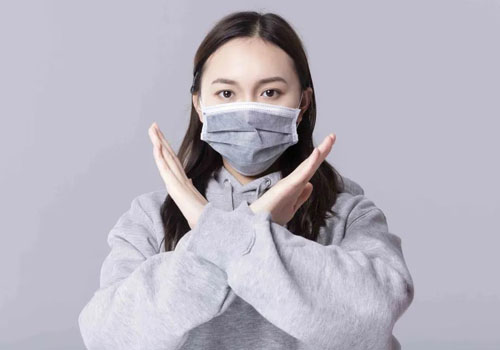 長時間戴口罩給肌膚帶來哪些不適？如何正確護理？