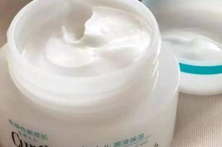 四款不同護(hù)膚品牌對(duì)補(bǔ)水保濕的測(cè)評(píng) 經(jīng)濟(jì)實(shí)惠又護(hù)膚效果好-易網(wǎng)健康養(yǎng)生網(wǎng) 四款不同護(hù)膚品牌對(duì)補(bǔ)水保濕的測(cè)評(píng) 經(jīng)濟(jì)實(shí)惠又護(hù)膚效果好
